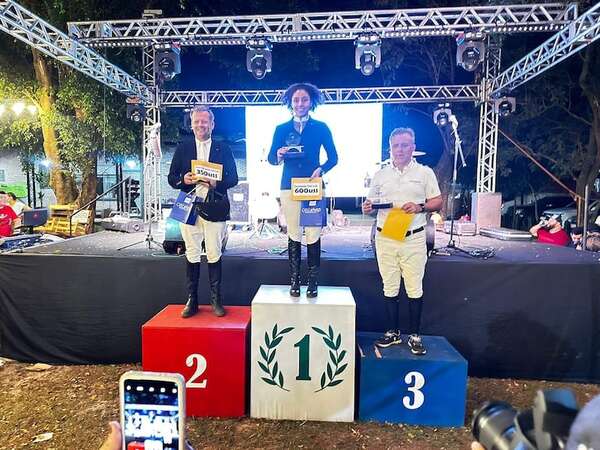 Hipismo: Belén Giménez de oro - Polideportivo - ABC Color