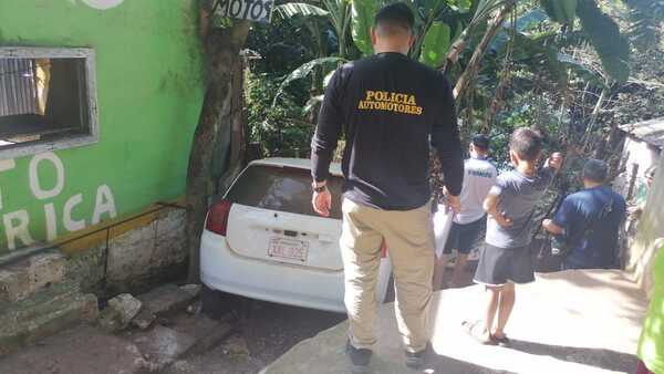 Bandidos roban electrónicos durante violento asalto a pasero - La Clave