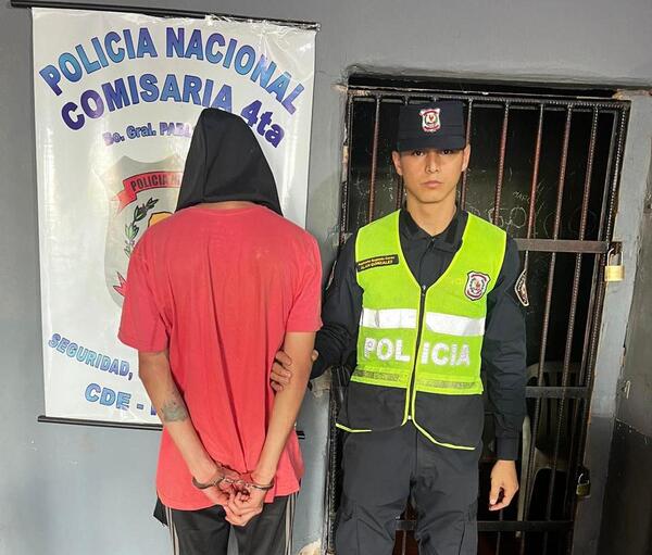 Atrapan a adicto que acababa de robar auto de un lavadero de Hernandarias - La Clave