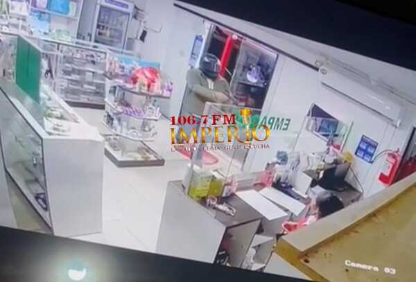 Asaltan farmacia en el barrio San Antonio