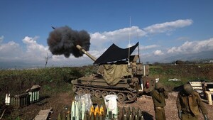 Hizbulá ataca con drones un cuartel general israelí alejado de la frontera común