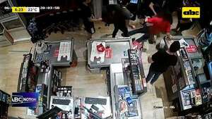 Video: Asaltante fue golpeado por una turba tras intento de asalto  - ABC Noticias - ABC Color