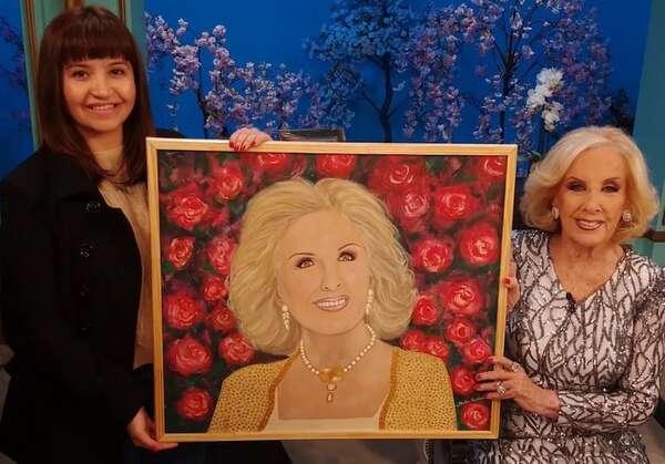 ¡Mirtha Cantero cumplió el sueño de entregar su obra a Mirtha Legrand! - Gente - ABC Color