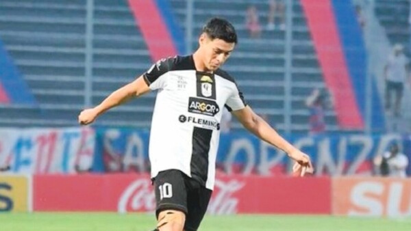Regis rechazó cheque a 15 días del Azulgrana