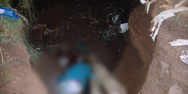 Madre e hija fallecen después de caer con su motocicleta a un arroyo