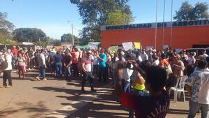 Ciudadanos de Arroyito Piden Renuncia de su Intendente