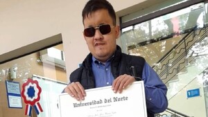 Superó todo tipo de barreras para graduarse