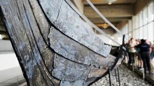 Herreros reconstruyen un barco vikingo para descifrar sus secretos