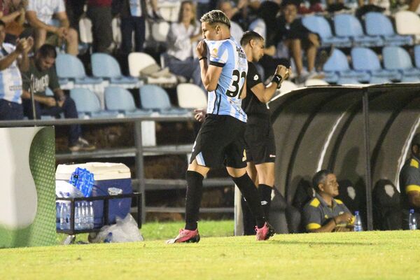 Guaireña le quitó el invicto al holgado lider Deportivo Recoleta