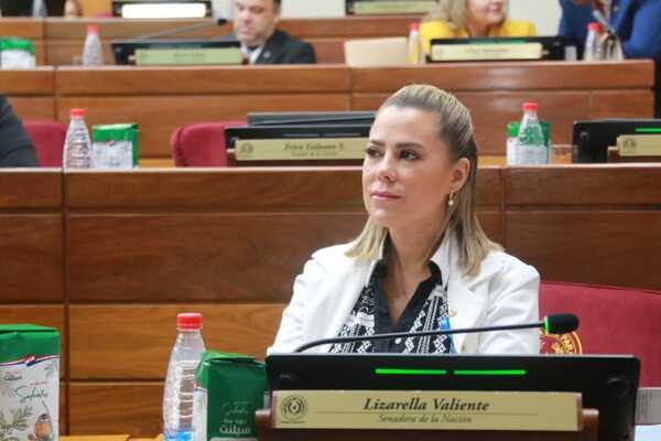 Se cansó Lizarella y querelló a Celeste Amarilla - Chismes, Arte y Espectáculo - Churero.com