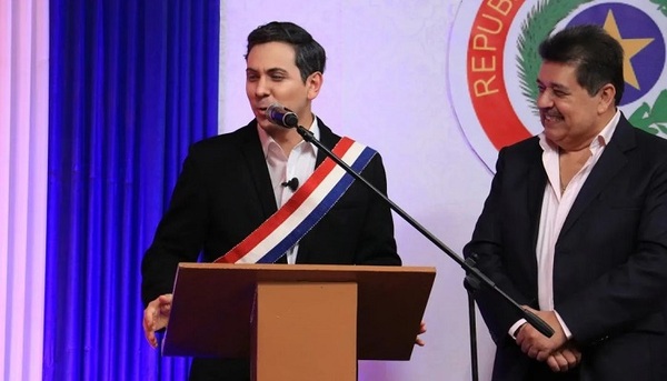 Santi Peña en la piel de Daniel Vuyk - Teleshow
