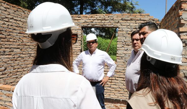 Baruja entrega 40 casas para familias de escasos recursos - Chismes, Arte y Espectáculo - Churero.com