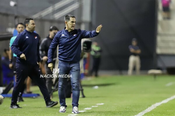 Versus / Tres posibles refuerzos para el Nacional de Víctor Bernay