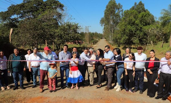 Gobernación inaugura serie de obras
