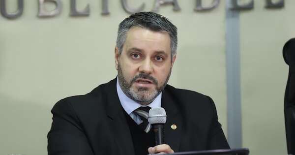 La Nación / Aguardan avanzar con peritaje del teléfono de Pecci tras conformación de equipo fiscal