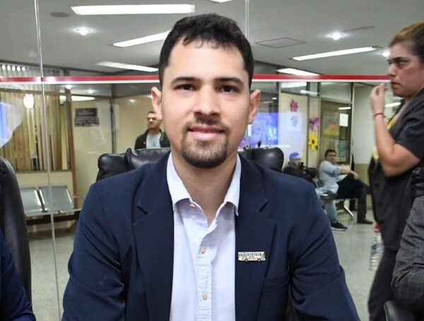 Concejal critica nuevo plan de emisión de bonos del intendente de Asunción · Radio Monumental 1080 AM