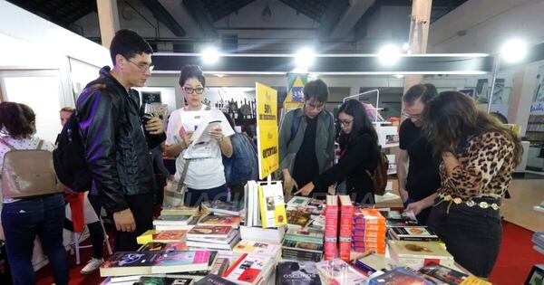 La Nación / FIL Asunción confirma la visita de ocho escritores uruguayos