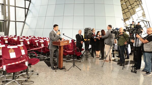 Subastaron sillas de legisladores del Congreso Nacional - Megacadena - Diario Digital