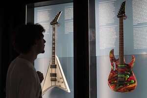 Guitarras legendarias en un museo de la historia del rock  - Viajes - ABC Color