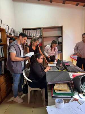Allanan Municipalidad de Tomás Romero Pereira por presunta corrupción - Política - ABC Color