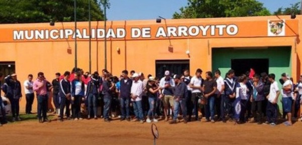 Crisis en Arroyito: Municipalidad cerrada hace casi 50 días - ADN Digital