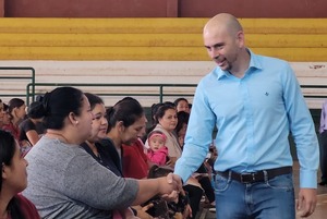 Cambyretá celebra la entrega de tarjetas del Programa Tekoporã a 169 familias