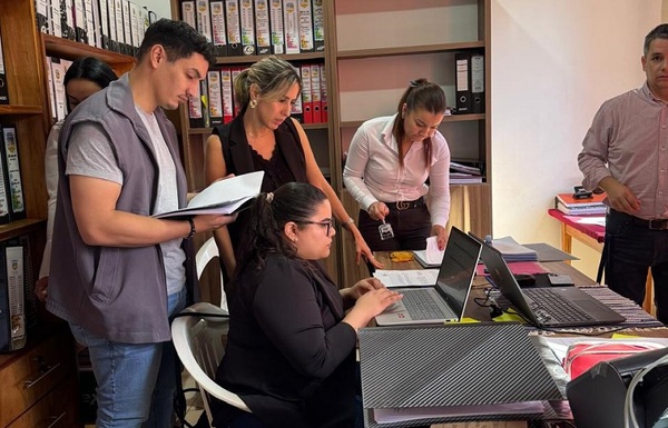Allanamientos simultáneos por supuesta corrupción en la municipalidad de Tomás Romero Pereira