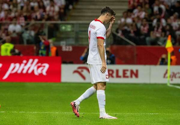 Robert Lewandowski sufrió una lesión y está fuera del debut - Fútbol Internacional - ABC Color