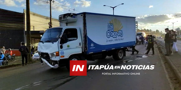 CAMIÓN DE LÁCTEOS LOS COLONOS PROVOCA CHOQUE EN CADENA DEJANDO HERIDOS Y DAÑOS MATERIALES - Itapúa Noticias