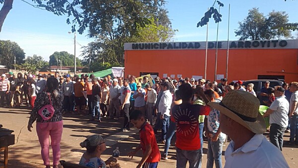 Reclaman renuncia de intendenta por presunta corrupción