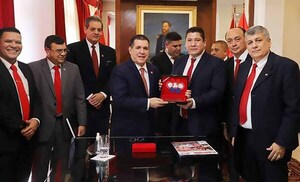 Titular de la ANR se reunió con miembros de la Comisión Permanente de Funcionarios Públicos | DIARIO PRIMERA PLANA