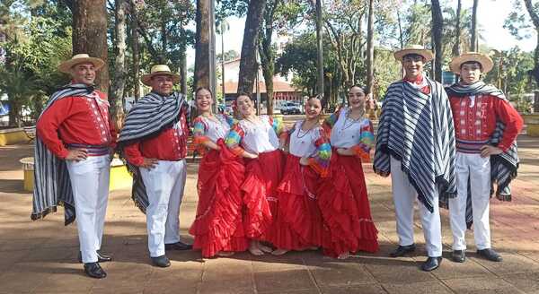 Elenco “Aida Virginia” ofrece show artístico en eventos - La Clave