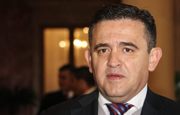 Rechazan demanda de indemnización por daño moral contra exministro