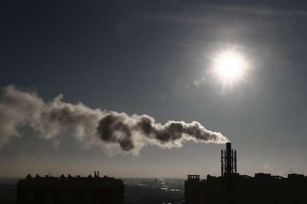 La OMS señala a 4 sectores industriales por causar 19 millones de muertes globales al año - Mundo - ABC Color