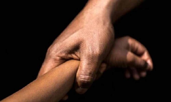 Escandalosa restitución de niño a su madre en Alto Paraná: A los gritos pedía quedarse con su abuela – Prensa 5