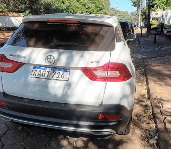 Dueña de vehículo se presentó en la Fiscalía y denunció probable clonación - La Clave