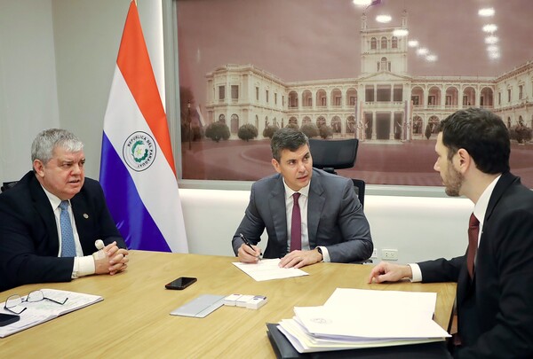Ejecutivo promulgó tres importantes leyes para la seguridad ciudadana • PARAGUAY TV HD