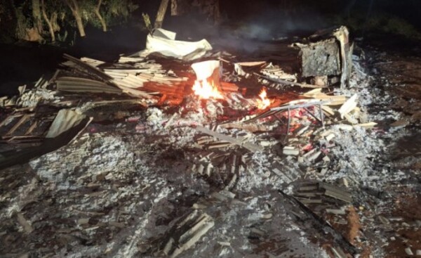 Una familia lo perdió todo durante un incendio
