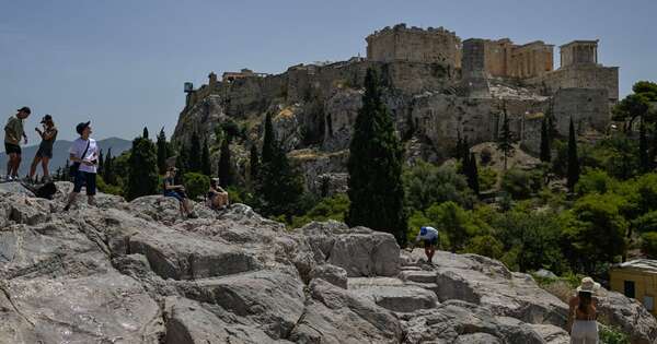 La Nación / Ola de calor obliga a cerrar la Acrópolis de Atenas