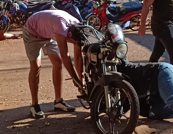 Siguen los controles de escape modificado de motocicletas - La Clave