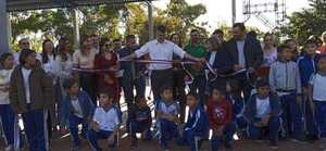 Municipalidad inauguró tinglado con pista deportiva en Escuela Braulio Mendoza Areco - Radio Imperio 106.7 FM