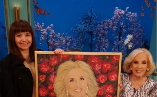 Mirtha Legrand recibió regalo de una paraguaya
