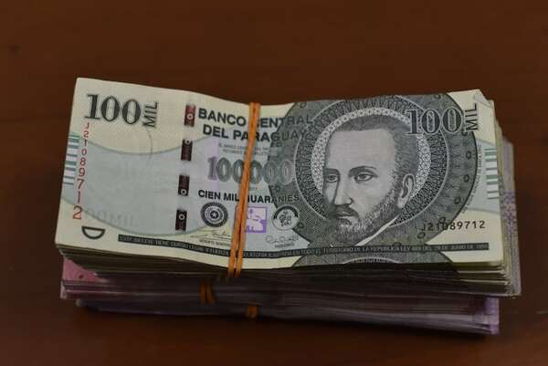 Consejo confirma propuesta de suba del salario mínimo y solo falta decreto presidencial - Economía - ABC Color