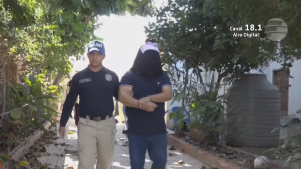 Tarotista es detenido por millonario desvío y que involucra a empleada de una financiera