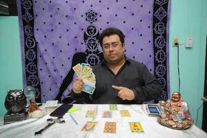 No lo vio venir en las cartas: apresan a tarotista por supuesto vaciamiento de cuentas bancarias