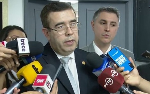 Establecen reajuste del 4,4% del salario mínimo y llega G. a 2.798.309