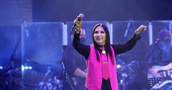 La Nación / Ana Gabriel superó las dificultades y logró presentarse en Asunción