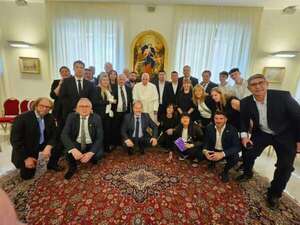 El papa recibe a sindicalistas de una de las empresas argentinas que podrían privatizarse - Mundo - ABC Color