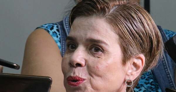 Diario HOY | Desirée juega a policía del pensamiento: desautoriza abordaje religioso de la depresión