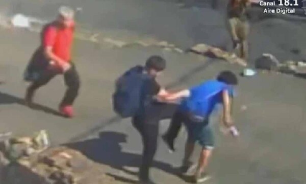 A patadas y golpes de puño, estudiantes evitan un robo en Asunción – Prensa 5